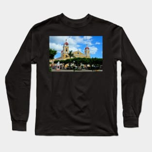 Nicaragua - Cathédrale de Granada Long Sleeve T-Shirt